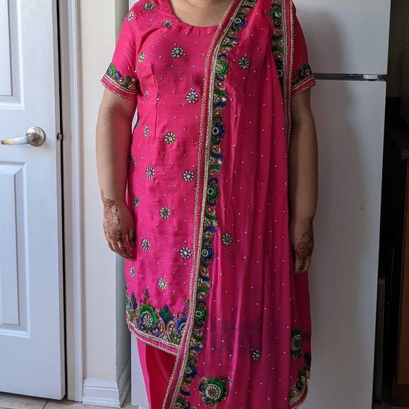 Sparkly Pink Salwar Suit - Picture 6 of 15